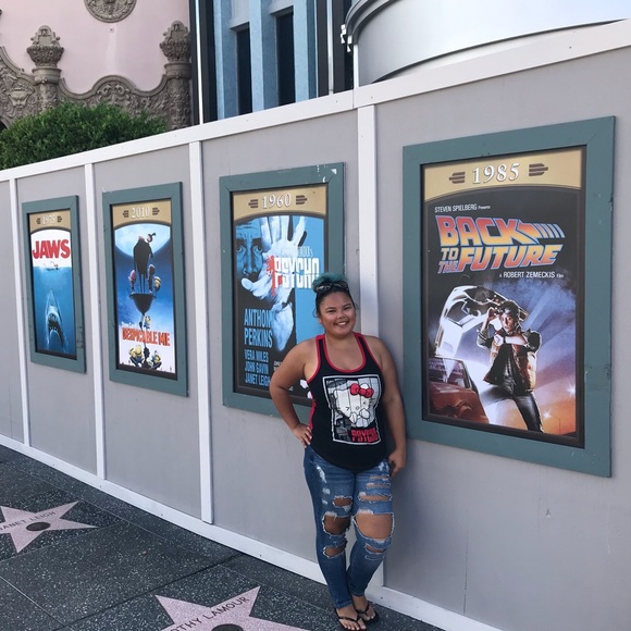 Meet Your Posher, Chelsie! - Picture 6 of 6